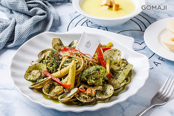 青醬海鮮總匯義大利麵