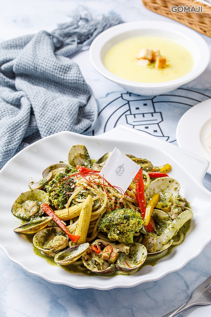 青醬海鮮總匯義大利麵