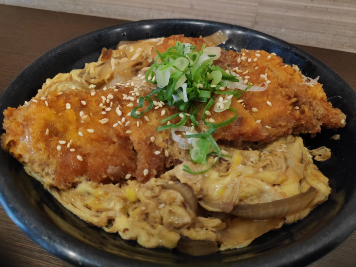 日式滑蛋豬排丼