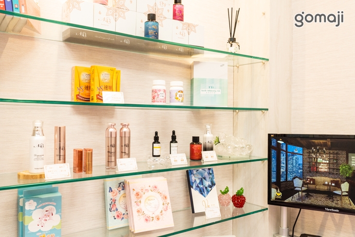  自帶光時空美學館 