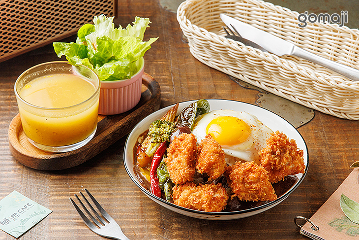 草泥黑咖哩飯