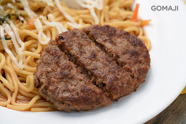 牛肉漢堡排炒燒麵