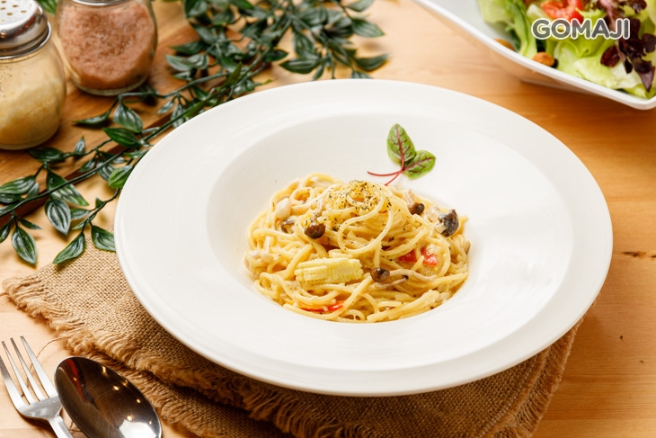 奶香白醬義大利麵