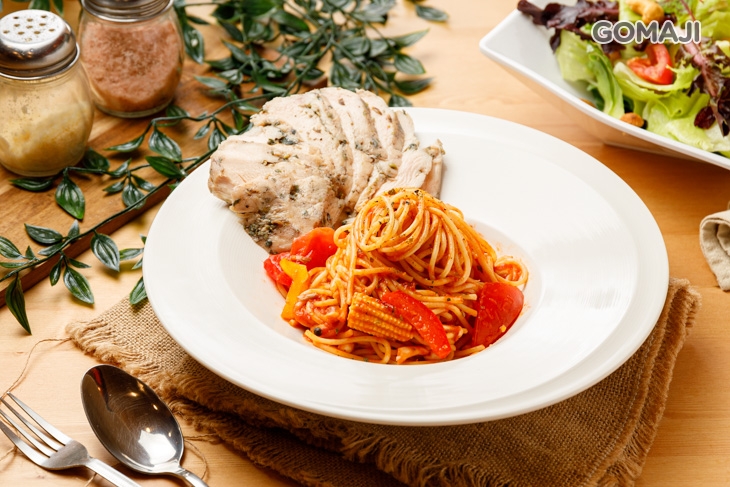 迷迭香雞胸義大利麵