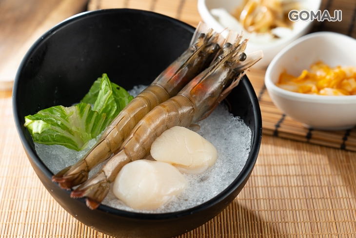 嚴饌草蝦二隻 + 日本干貝二顆