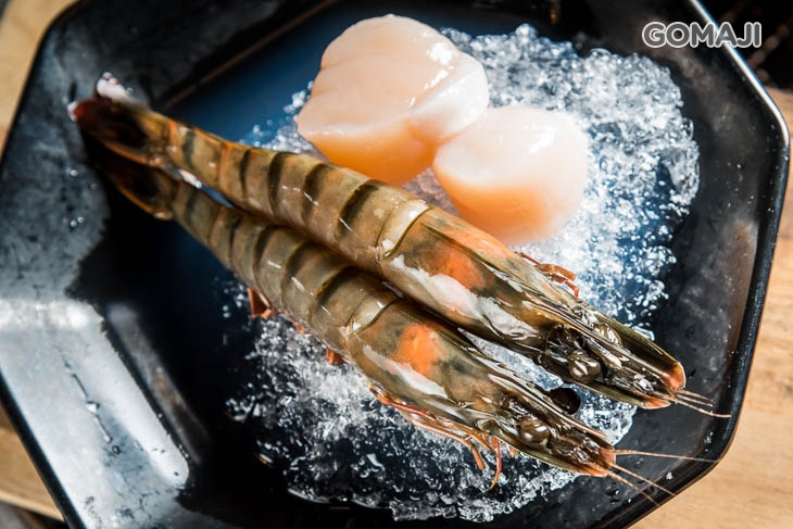 深海大蝦二隻 + 日本干貝二顆