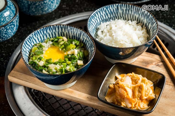 韓式泡菜一份 + 台粳9號一碗 + 青蔥月見飯一碗 