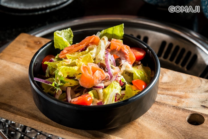 煙燻鮭魚沙拉一份 