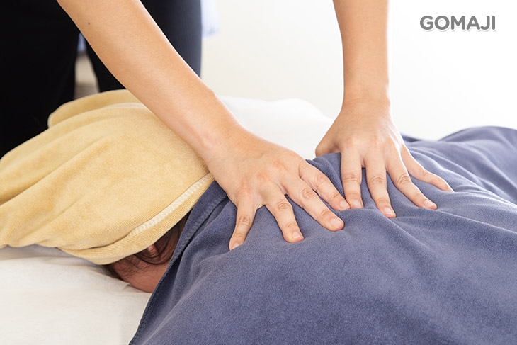 熱敷背部重點強化鬆筋