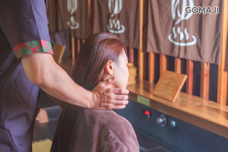 頭肩頸放鬆按摩