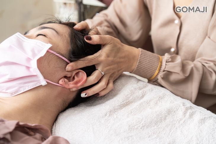 耳周釋壓點位按摩