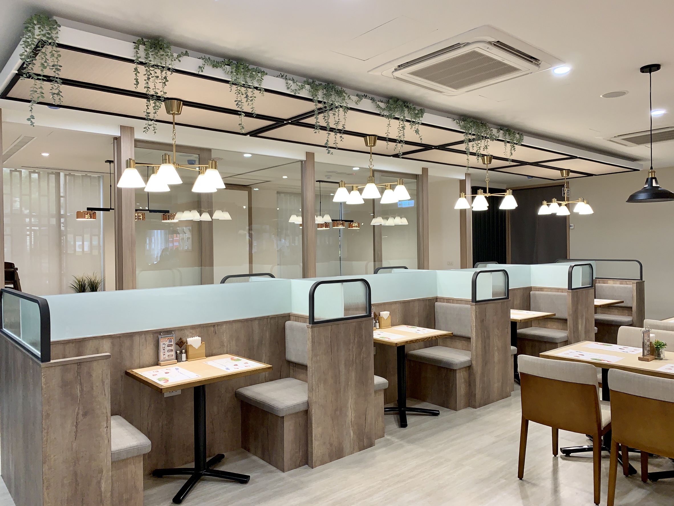 Royal Host 樂雅樂餐廳