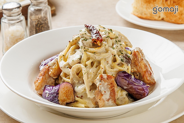 野菇雞肉義大利麵