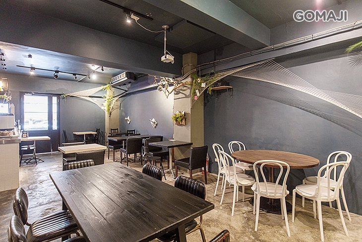 Hërs biströ 她/的 餐酒