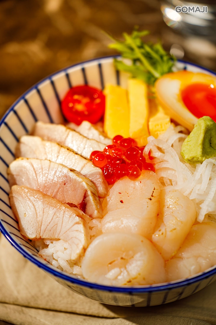 炙燒鮮魚干貝丼飯