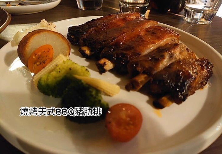 爐烤美式BBQ聖路易排 (台灣)