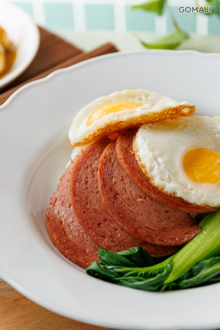 餐肉煎雙蛋飯