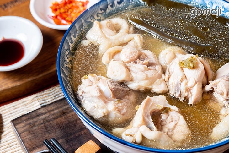 剝皮辣椒雞湯