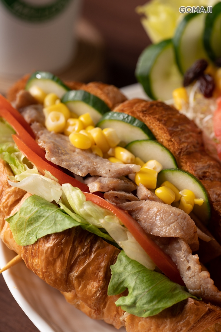 里肌豬可頌拼盤