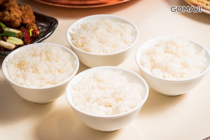 白飯四碗