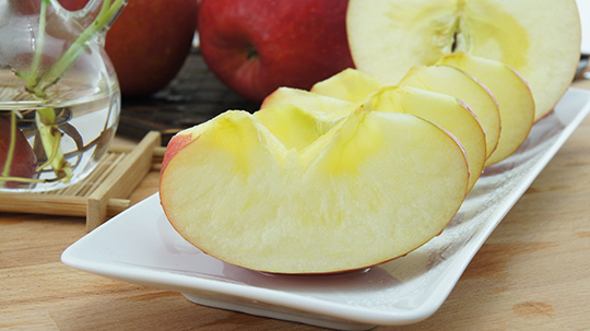 每颗只要49元起,即可享有美国华盛顿富士-aaa巨无霸大颗300g蜜苹果