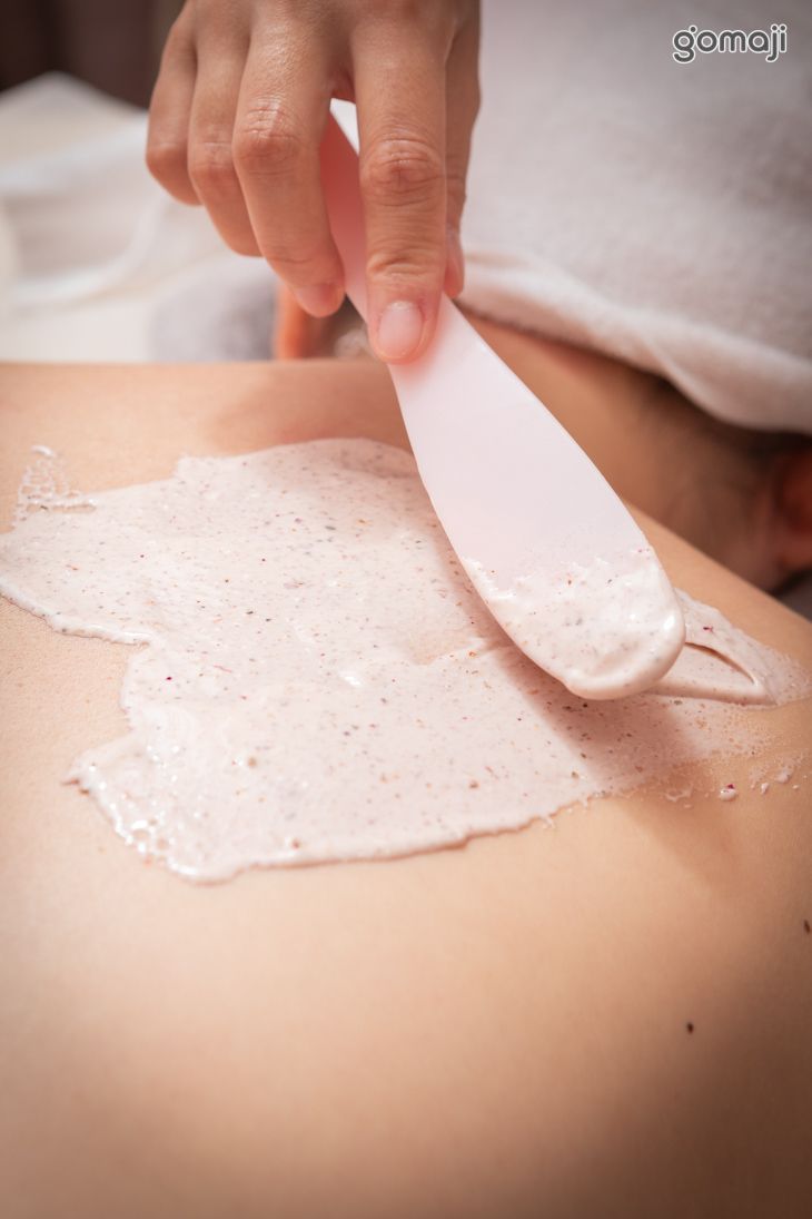 背部QQ玫瑰嫩白背膜極致保濕