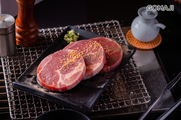 現烤台灣厚切豬肉角燒烤一份