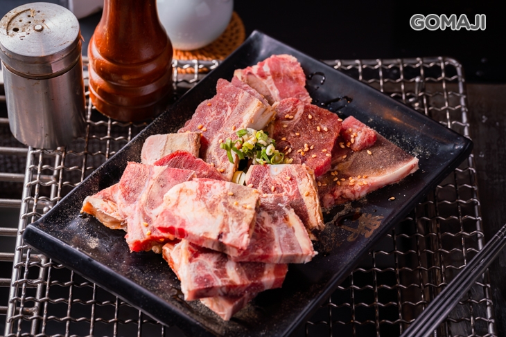 現烤美國帶骨牛小排一份