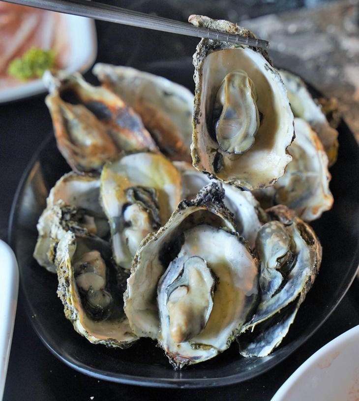 現烤東石鮮蚵
