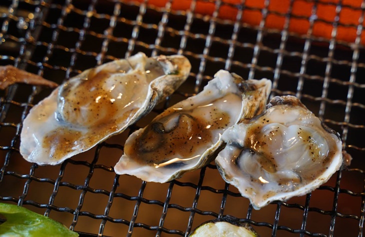 現烤東石鮮蚵
