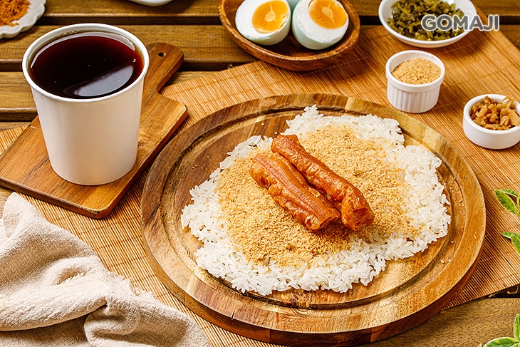 A.呷甜甜飯糰〈甜飯糰一份 + 豆漿(糖/無糖)/阿薩姆紅茶 任選一(330ml)〉