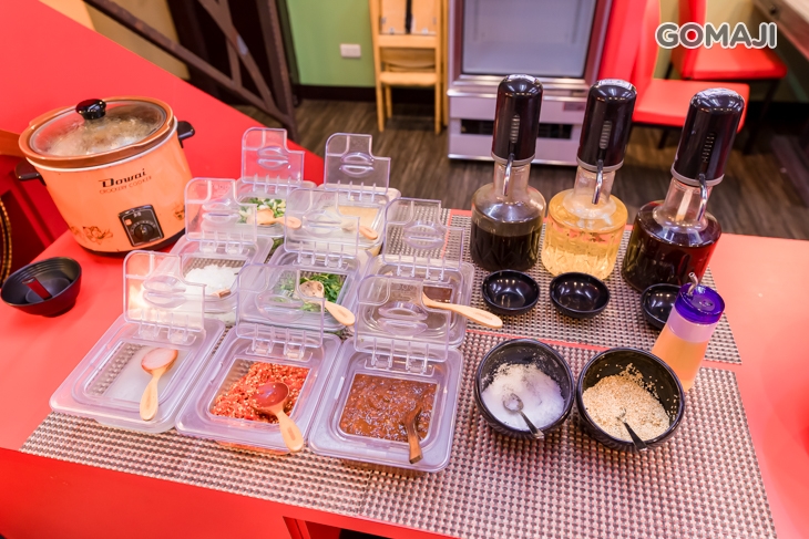 自助吧吃到飽：各式麵食、時令水果、各式飲品、爆米花、冰淇淋等