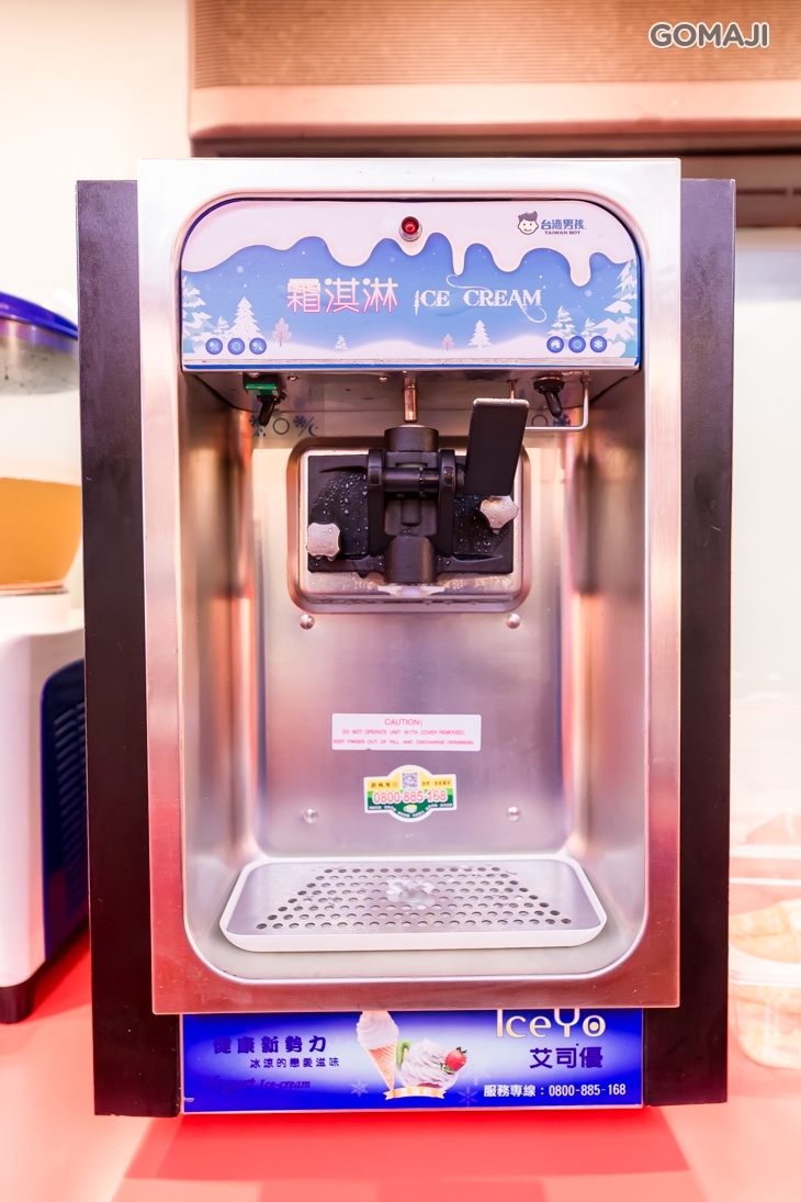 自助吧吃到飽：各式麵食、時令水果、各式飲品、爆米花、冰淇淋等