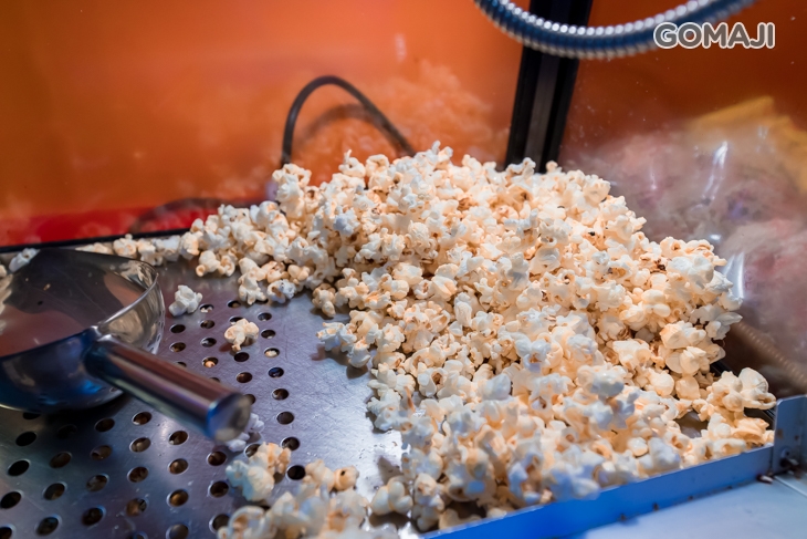 自助吧吃到飽：各式麵食、時令水果、各式飲品、爆米花、冰淇淋等