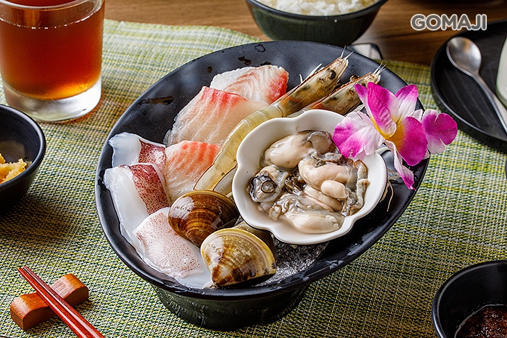 經典五鮮肉:蛤蠣+鮮蚵+白蝦+透抽+魚片+肉品:梅花豬