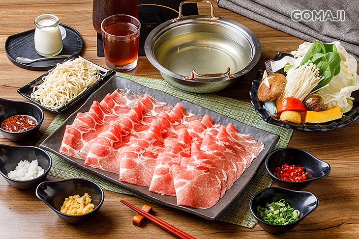 B.大口吃肉(18oz)〈梅花豬肉/培根牛肉 二選一 + 附餐:白飯/雞蛋麵/冬粉/王子麵 四選一 + 菜盤一份〉