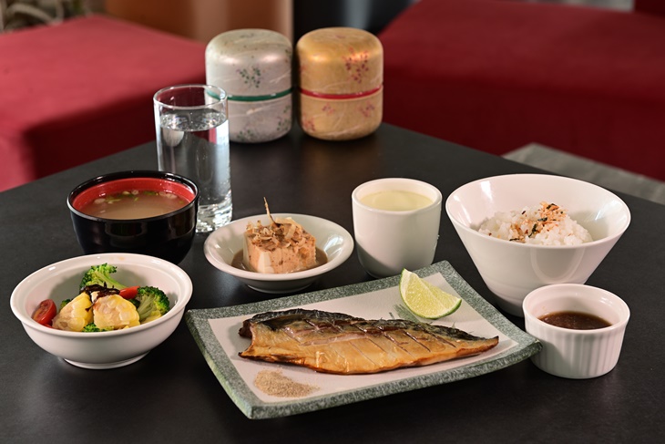 早餐-鹽烤鯖魚定食
