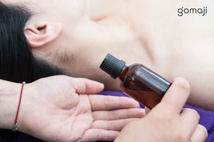 加強肩頸精油循環按摩