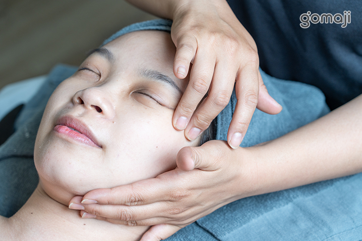 臉部排導拉提手技按摩