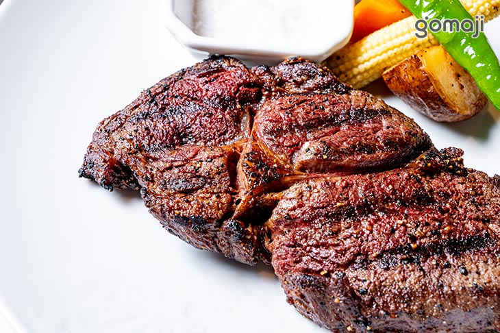 爐烤戰斧肋眼牛排