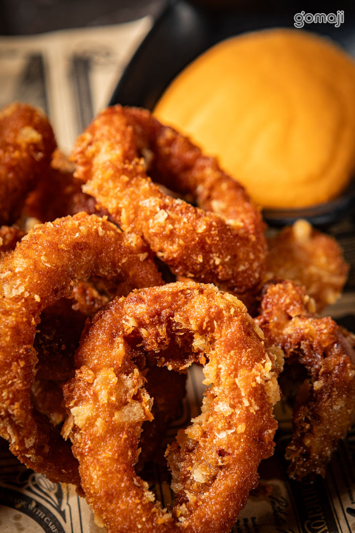 酥炸魷魚佐堅果紅椒醬