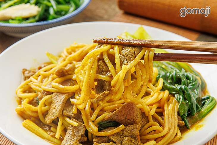 炒咖哩牛肉麵
