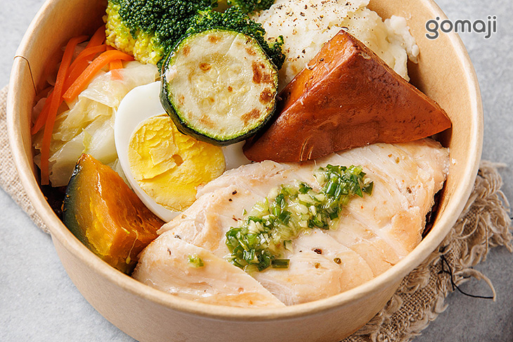 主廚特製蔥醬雞胸