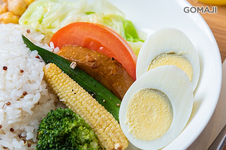 泰式咖哩豬+蜂蜜檸檬+水煮蛋