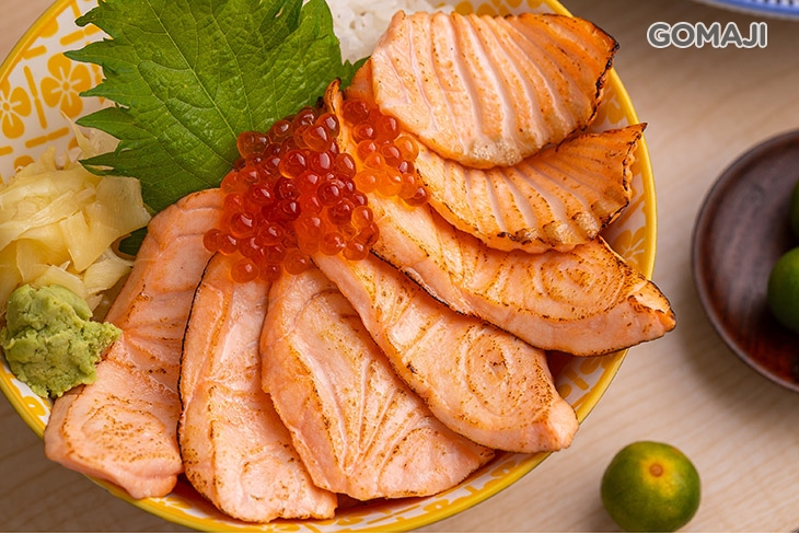 炙燒鮭魚丼 