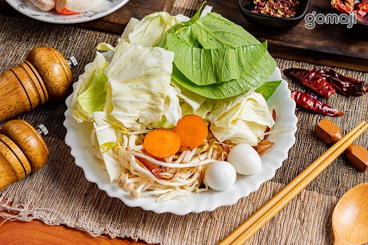 綜合菜包、鳥蛋