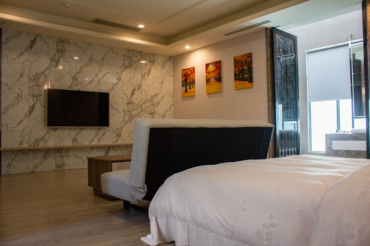 總統泳池KTV四人套房