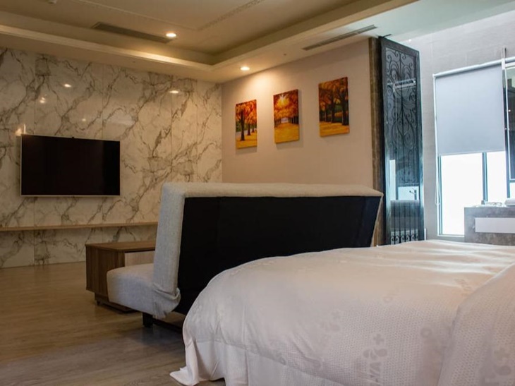 總統泳池KTV套房