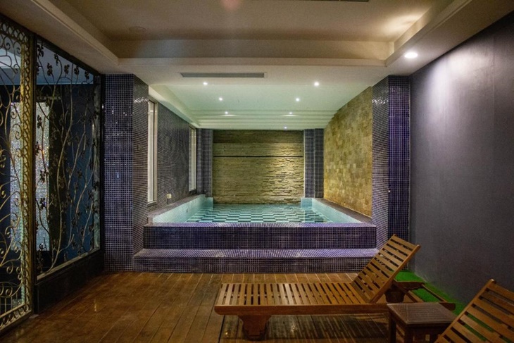 總統泳池KTV套房