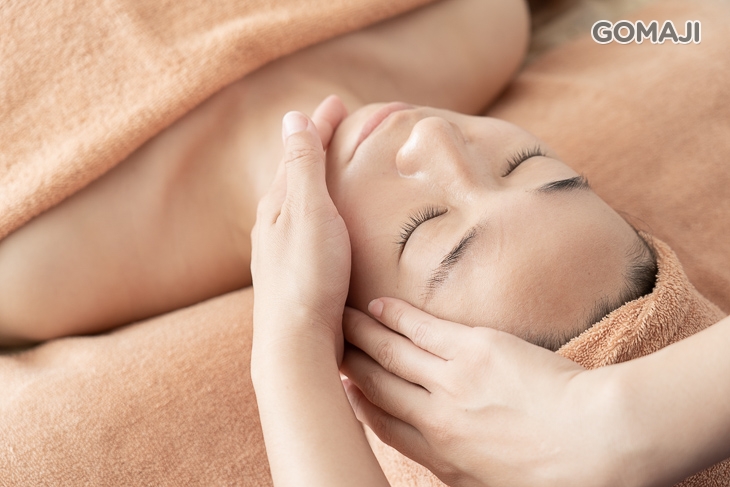 玻尿酸水感霜(搭配緊緻小臉手技按摩) + 爽心蘆薈凝膠(同步頭、肩、頸、手部鬆緊按摩) 